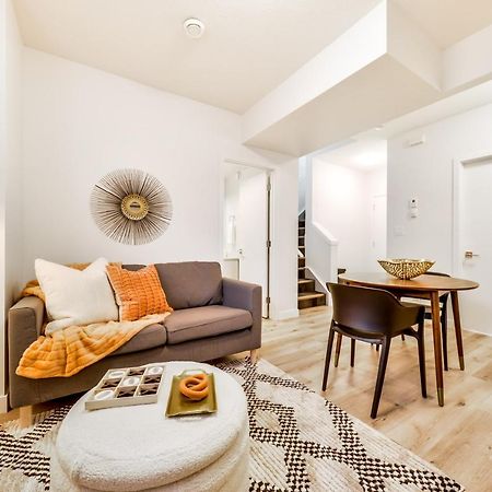 Cozy Nordic Utopia, Bsmt Suite Near Wem & Dt, King Bed, Wifi Edmonton Bagian luar foto