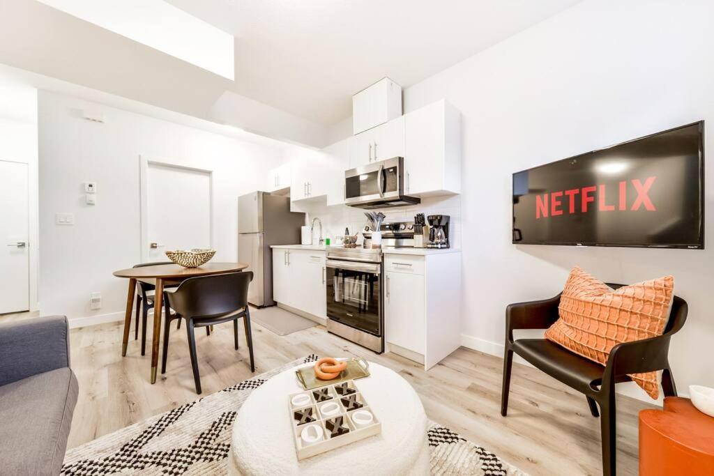 Cozy Nordic Utopia, Bsmt Suite Near Wem & Dt, King Bed, Wifi Edmonton Bagian luar foto